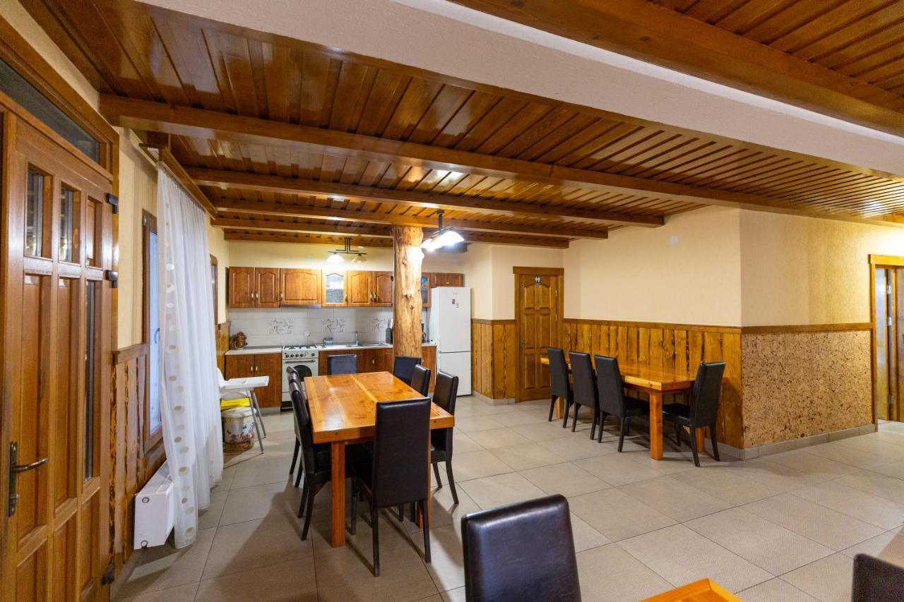 Conacul de sub munte Villa Novaci-Străini Exterior foto