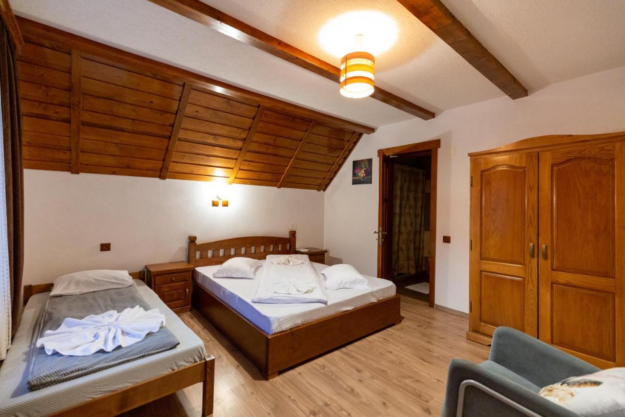 Conacul de sub munte Villa Novaci-Străini Exterior foto